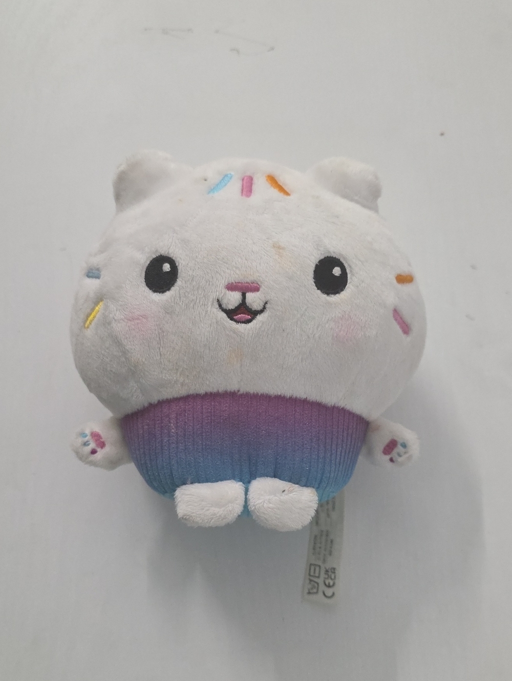 DreamWorks Plush Cupcake Critter - White with Purple and Blue Base